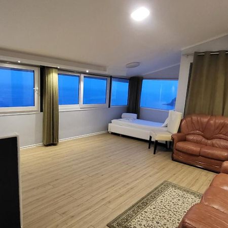 Jon Rooms Himare Exterior photo