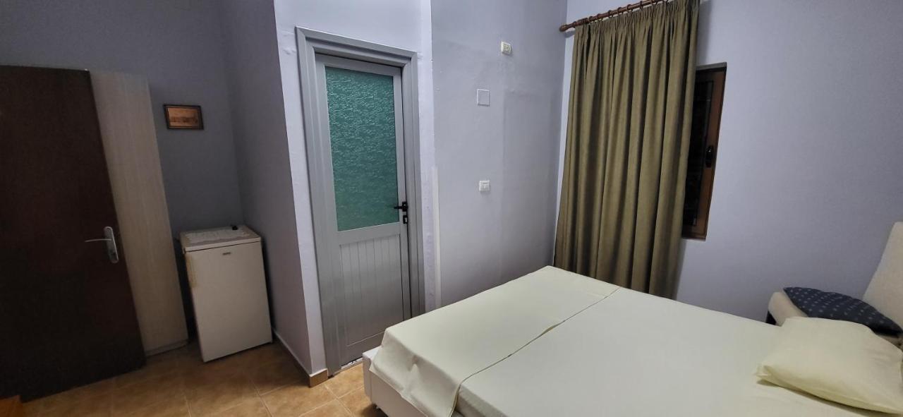 Jon Rooms Himare Exterior photo